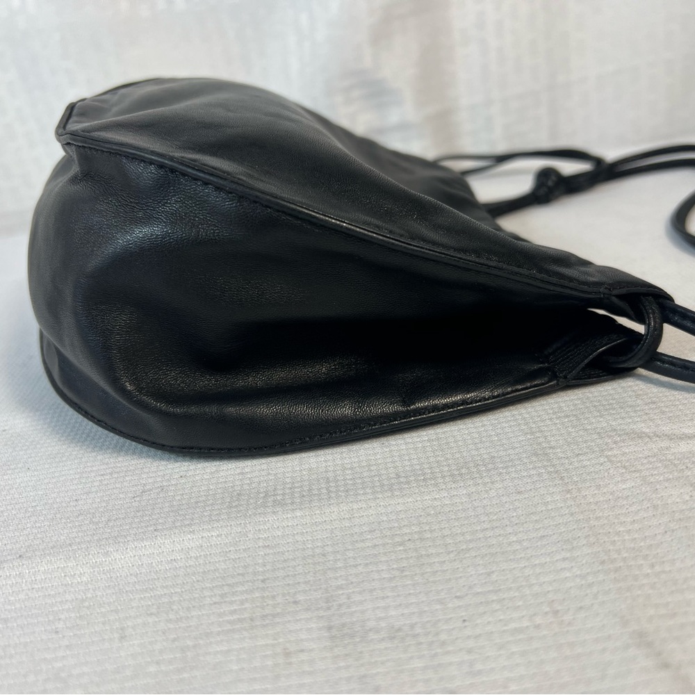 3052: Vintage Loewe Black Leather Crossbody Bag Embossed Anagram - Picture 6 of 14